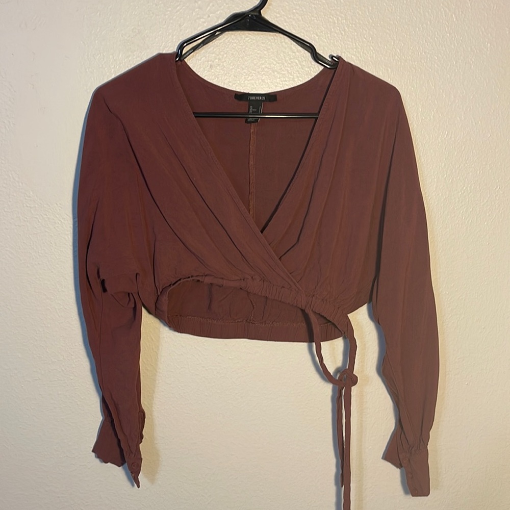 Long sleeve cropped dress shirt